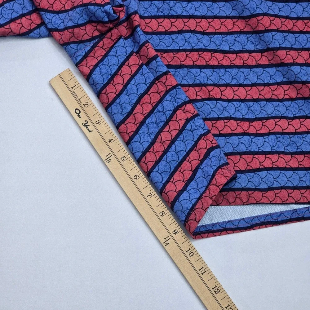 Vineyard Vines Mens 34 Board Shorts Red Blue Striped Fish Scale Swim Trunks